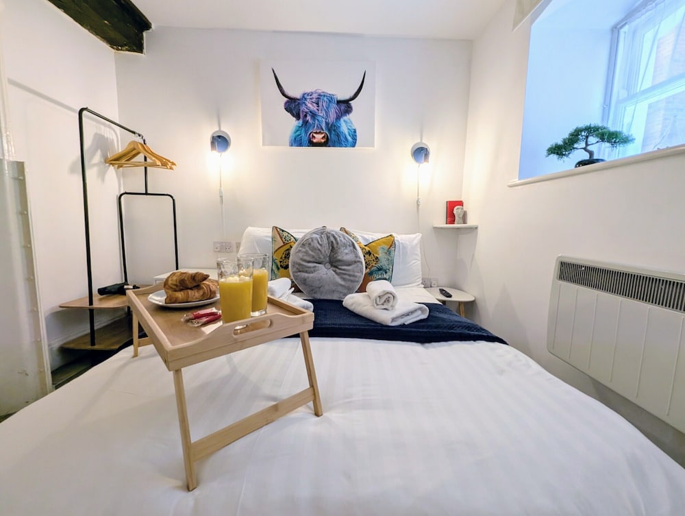 Cosy Riverside Apartment - Woodsmill Quay Free Parking