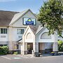 Days Inn & Suites by Wyndham Vancouver