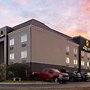 La Quinta Inn & Suites by Wyndham Knoxville Airport
