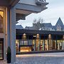 DoubleTree by Hilton Hotel & Suites Victoria