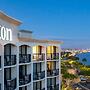 Hilton San Diego Airport/Harbor Island