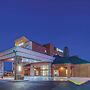 La Quinta Inn & Suites by Wyndham Philadelphia Airport