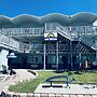 Blue Wave Inn