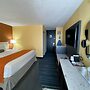 Howard Johnson by Wyndham Clifton NJ