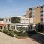 Carlton Oasis Hotel