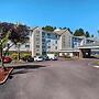 Country Inn & Suites by Radisson, Portland International Airport, OR