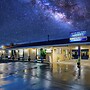 Top Of The Town Motel