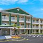 HomeTowne Studios by Red Roof Orlando - UCF Area