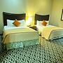 Sunday House Inn and Suites