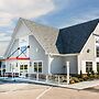 Howard Johnson by Wyndham Middletown Newport Area