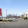 Clarion Hotel & Conference Center Ronkonkoma MacArthur Airport