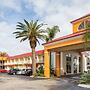 Days Inn & Suites by Wyndham Port Richey