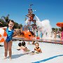 Howard Johnson by Wyndham Anaheim Hotel and Water Playground