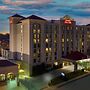 Hampton Inn & Suites Kansas City-Country Club Plaza