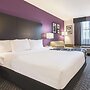 La Quinta Inn & Suites by Wyndham Plantation at SW 6th St
