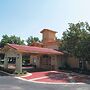 La Quinta Inn by Wyndham Kansas City Lenexa