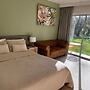 Riverbank Park Motel