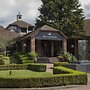Stratford Manor Hotel