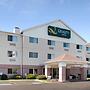 Quality Inn Brooklyn Center