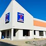 Super 7 Inn Tupelo