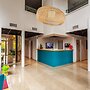Hotel Full Colors