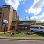 Burnett Riverside Hotel