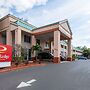 Econo Lodge Inn & Suites Clearwater Central