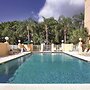 La Quinta Inn & Suites by Wyndham Miami Airport East