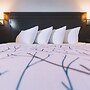 Service Plus Inn and Suites - Grande Prairie