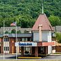Days Inn by Wyndham Berlin Meriden