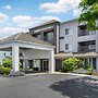 Comfort Inn & Suites Bethlehem Lehigh Valley Airport