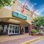 Harrison Lake Hotel