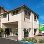 Holiday Inn Express & Suites Santa Clara-Silicon Valley by IHG