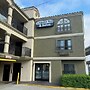 Laguna Inn & Suites
