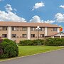 Super 8 by Wyndham Clear Lake