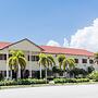 Super 8 by Wyndham Pompano Beach