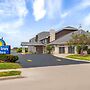 Days Inn & Suites by Wyndham Kaukauna WI