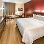 Red Roof Inn PLUS+ Long Island - Garden City