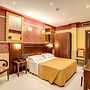 Aurelius Art Gallery Hotel