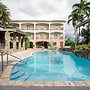 Lazy Parrot Inn