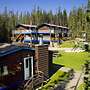 Sunwapta Falls Rocky Mountain Lodge