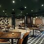 Gold Hotel
