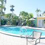 Alexander Palms Court