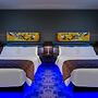 Applause Hotel by CLIQUE