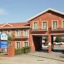 Courtyard Motor Inn