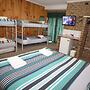 Acacia Snowy Motel