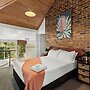 Hunchy Hideaway