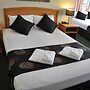 Meadowbrook Hotel