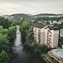 Twin Mountain Inn & Suites