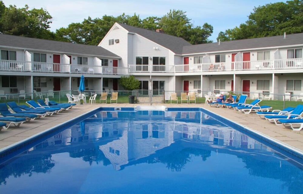 The Rhumb Line Resort